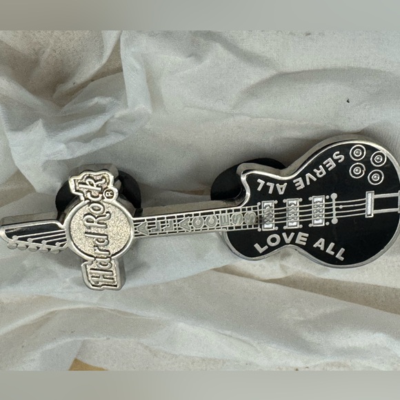 Vintage Hard Rock Black Guitar Pin - Picture 3 of 6